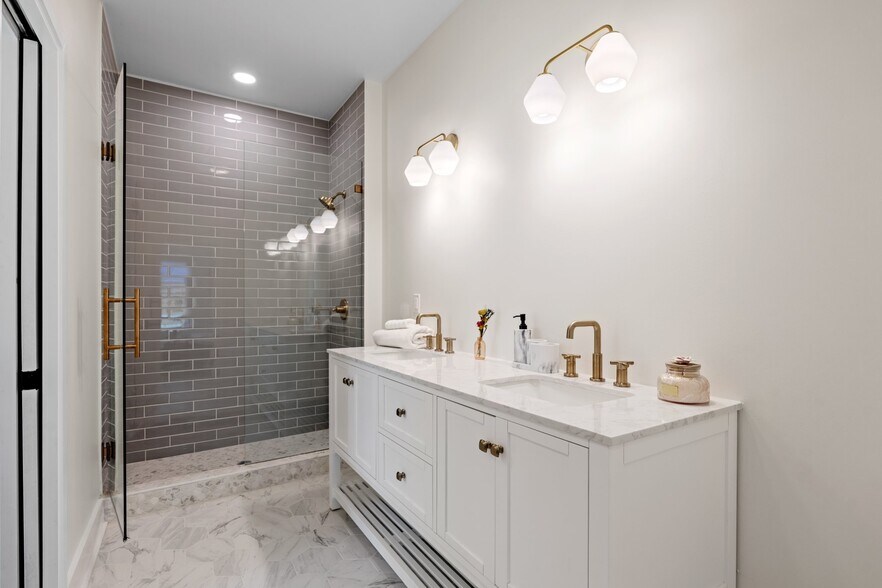 Building Photo - 50 Orr St