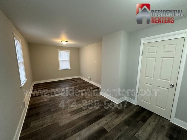 Building Photo - 4220 W Hampton Ave