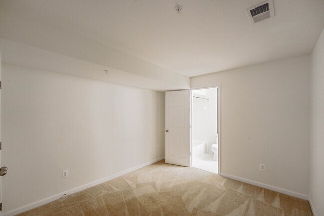 Building Photo - 3461 Eagle Ridge Dr