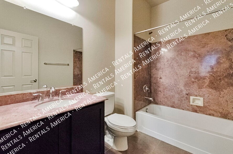 Building Photo - 402 E Croydon Park Rd