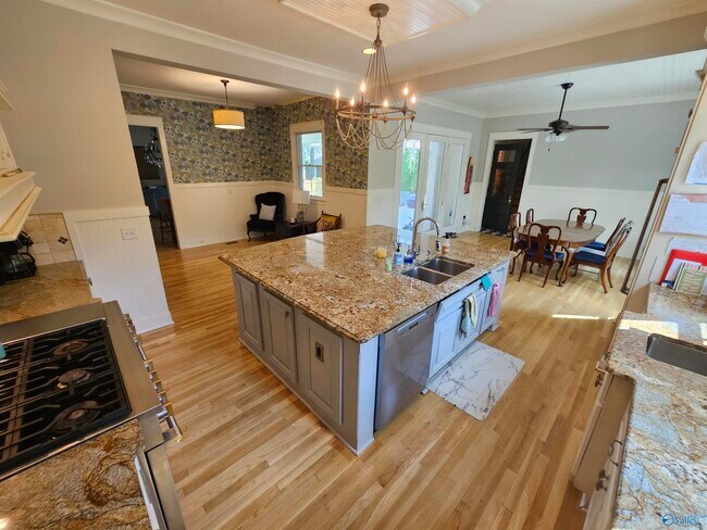 Building Photo - 3002 Brook Park Dr SE