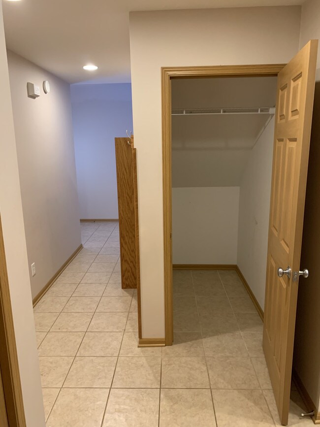 Building Photo - 2454, 2456 Millview Zeeland, MI 49464