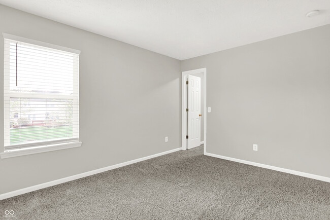 Building Photo - 5761 Cantigny Way S