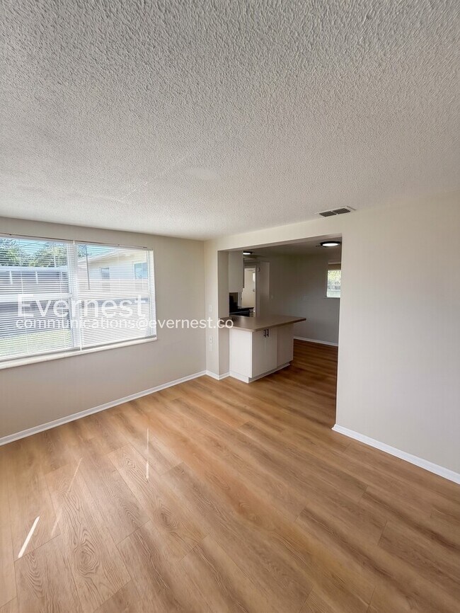 Building Photo - Cozy 2 Bed, 1 Bath Home with Patio and Garage | Pet Friendly | Available Now!