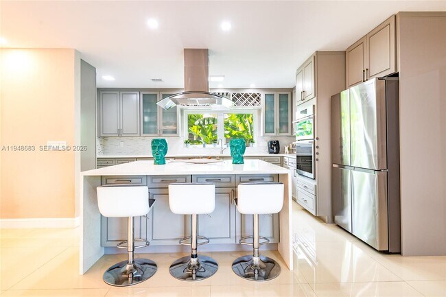 Building Photo - 709 Elm Tree Ln