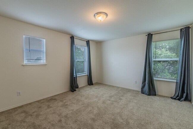 Building Photo - 407 Greener Dr