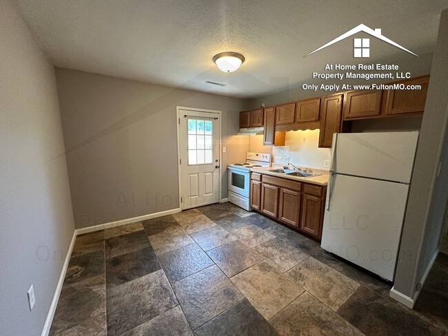 Building Photo - 107 Spruce Dr