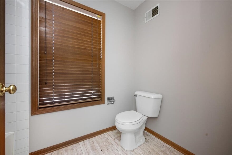 Building Photo - 118 Cambrian Ct