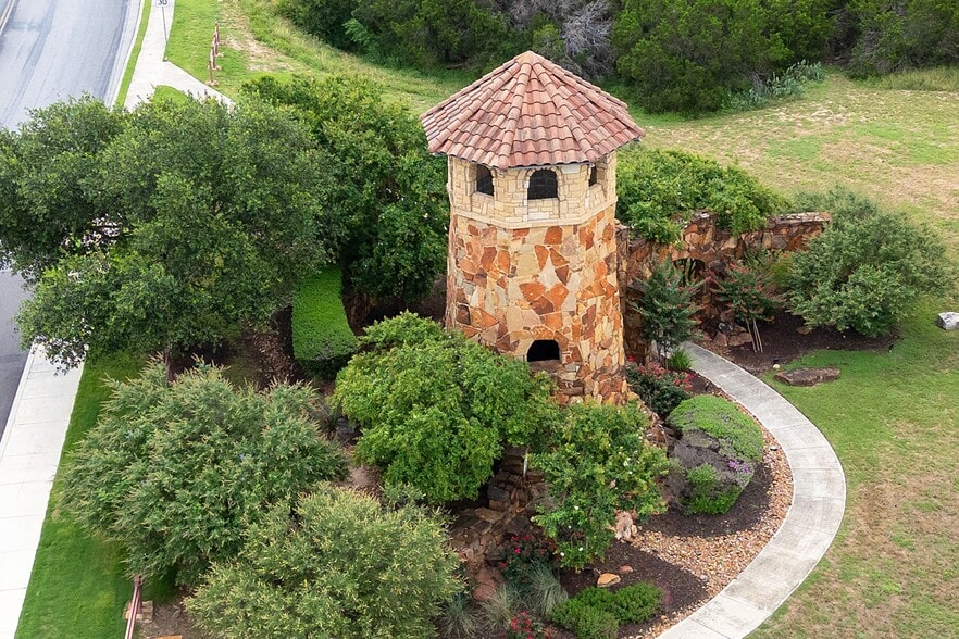 Building Photo - 3515 Alamo Greens
