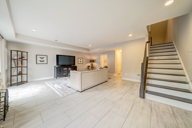 Building Photo - 1521 Ribbon Limestone Terrace SE