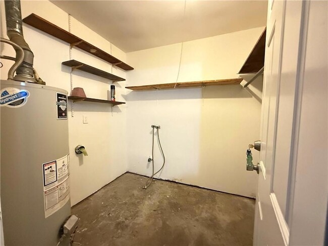 Building Photo - 1385 Cherokee Ave