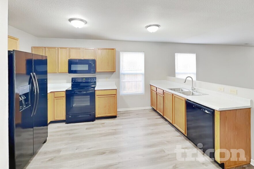 Building Photo - 8039 Retreat Ln