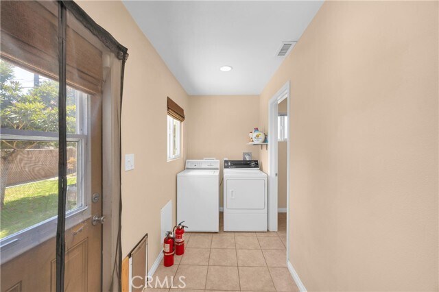 Building Photo - 1521 S Dallas Dr