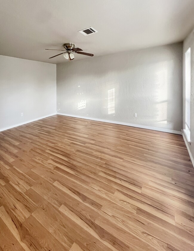 Building Photo - 6707 NW Compass Dr