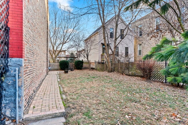 Building Photo - 1929 S Central Park Ave