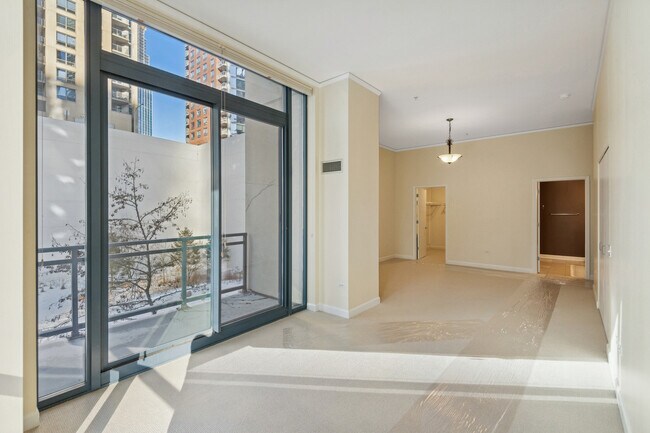 Building Photo - 201 N Westshore Dr