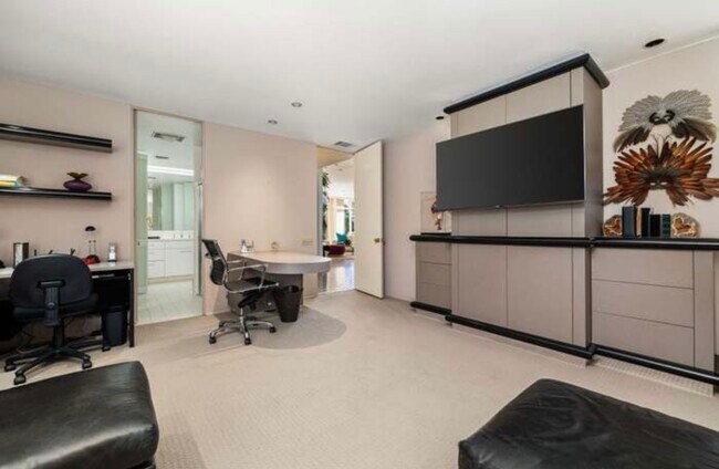 Building Photo - 1408 Tamarisk W St