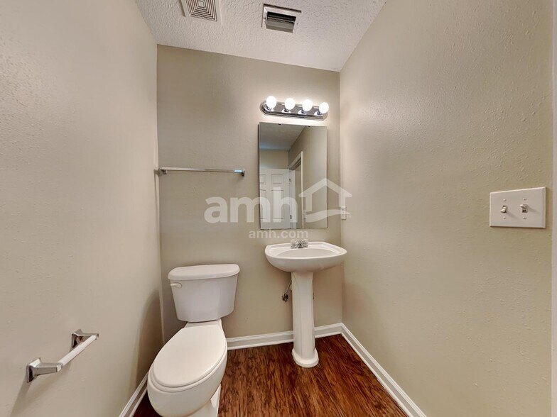 Building Photo - 9734 Hazel Lake Dr