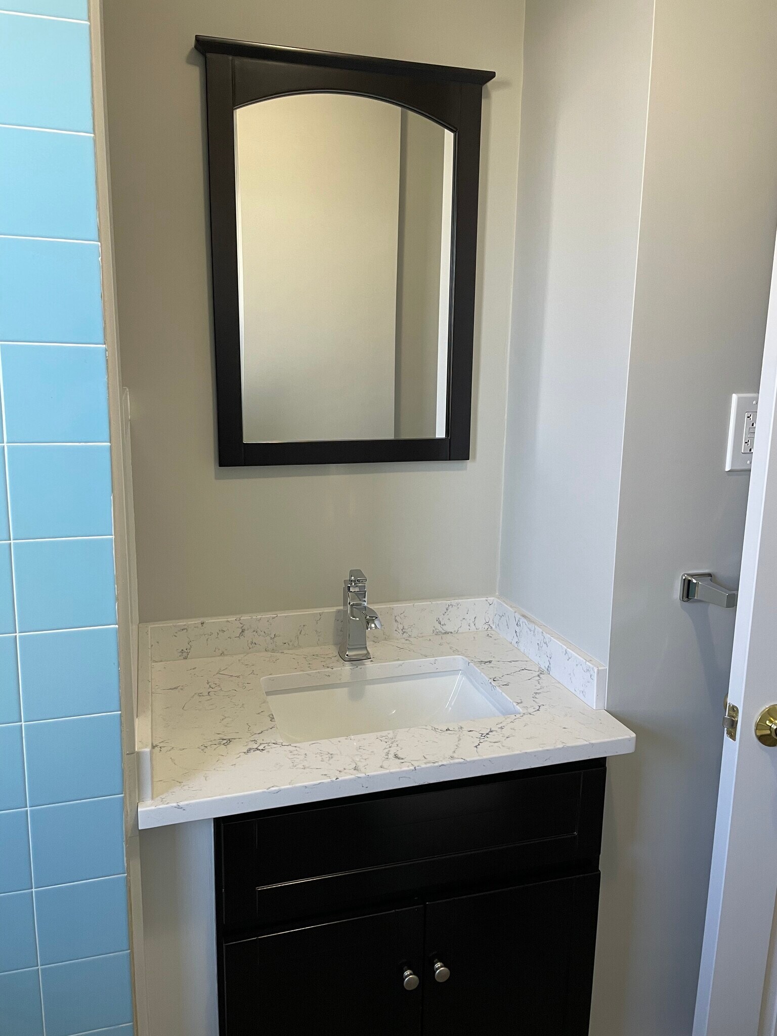 Building Photo - 16 Maple St