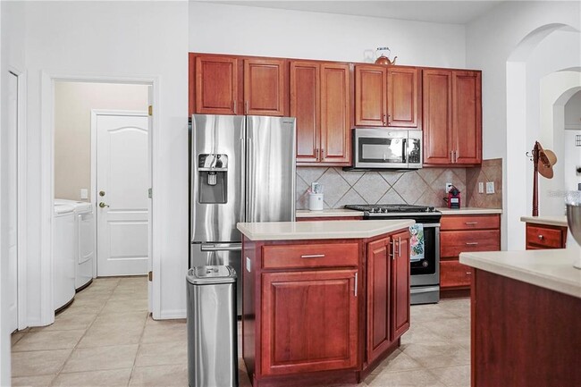Building Photo - 443 Noble Faire Dr