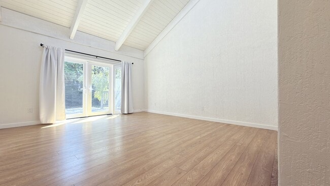 Building Photo - Spacious 4-Bedroom + Bonus Room Home with ...