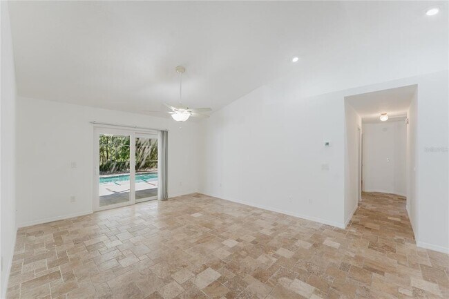 Building Photo - 3033 S Horizon Pl