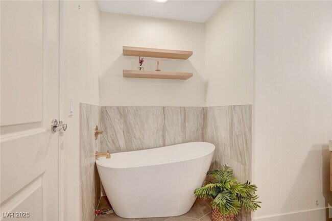 Building Photo - 8255 S Las Vegas Blvd