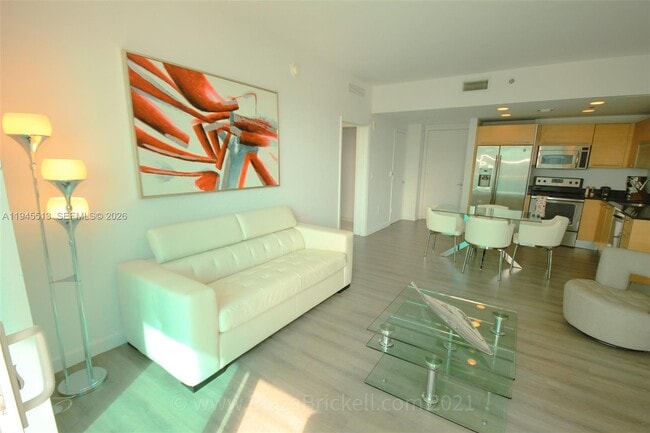 Building Photo - 950 Brickell Bay Dr