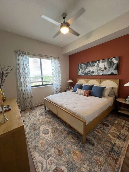 Building Photo - 2910 SW 69th Ave