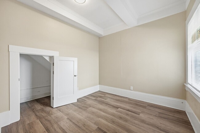 Building Photo - 2256B Van Ness Ave