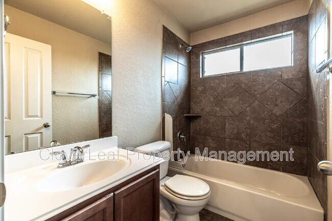 Building Photo - 5420 Nutmeg Tr