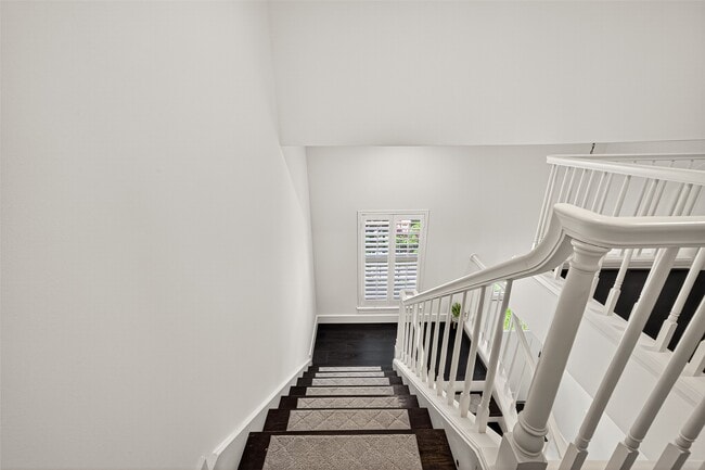 Building Photo - 600 Wilcrest Dr
