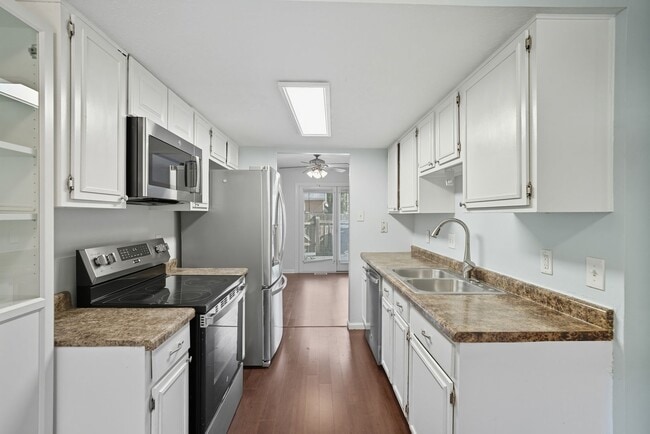 Building Photo - Three Bedroom Condo in West Chester!
