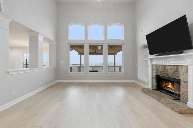 Building Photo - 2137 Rivina Dr