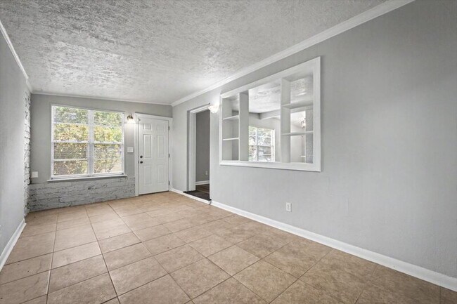 Building Photo - 7010 Arques Rd