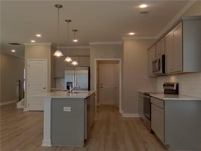 Building Photo - 128 E Rdg Wy