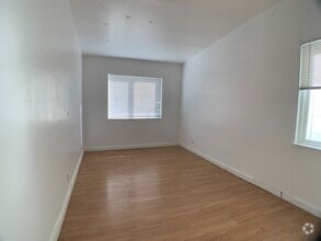 Building Photo - 744-746-746 A 47 Ave