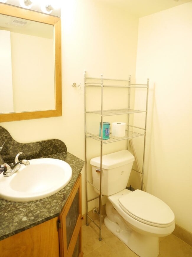 Building Photo - Jessup Townhome- Move-in Ready