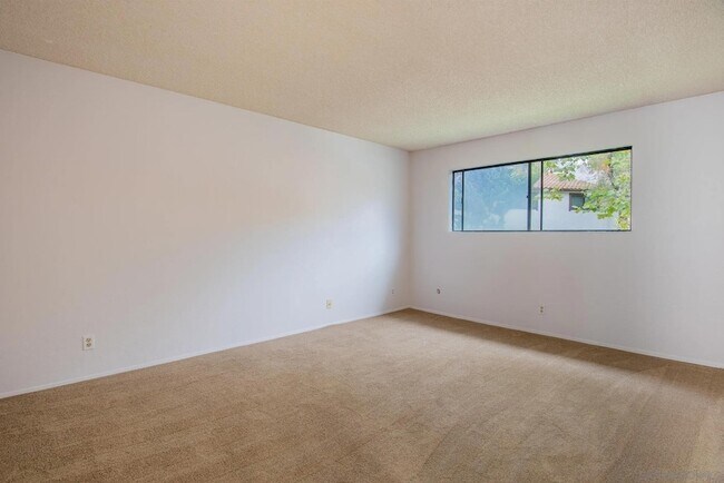 Building Photo - 5046 Collwood Way