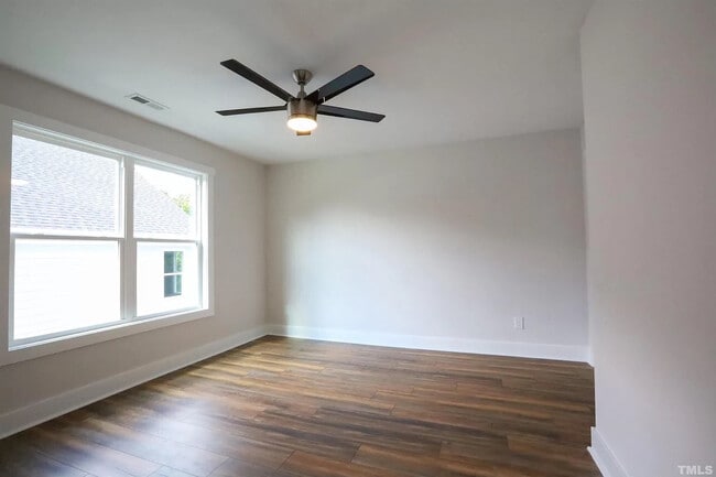 Building Photo - Room in House on Edgerton Dr
