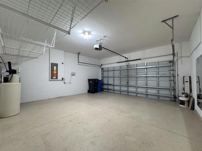 Building Photo - 10663 Pictorial Park Dr