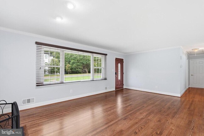 Building Photo - 1719 Melbourne Dr