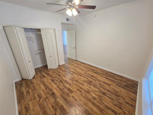 Building Photo - 6000-5 Shepherd Mountain Cove