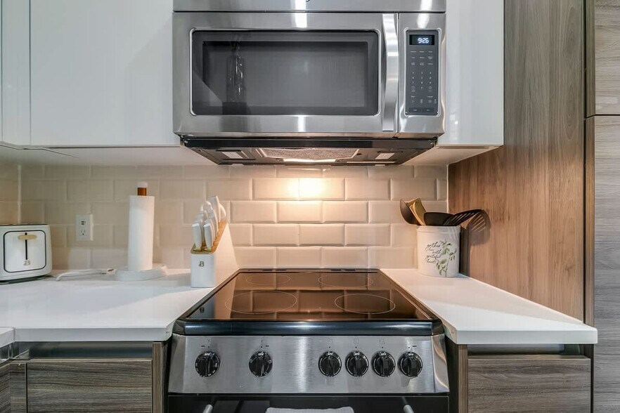 Building Photo - 500 S Ervay St