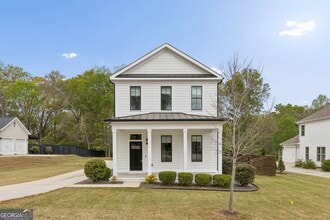 Building Photo - 98 Middle St