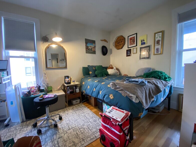 Building Photo - 11 Leverett St