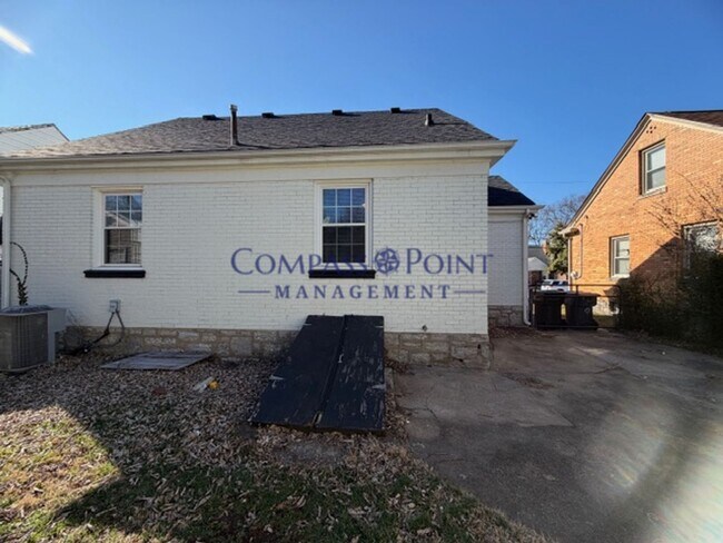 Building Photo - Welcome To Your New Home! FIRST MONTH'S RENT FREE!!