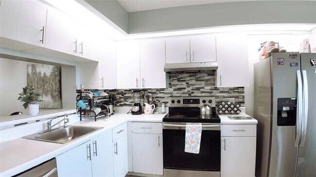 Building Photo - 12551 SW 16th Ct