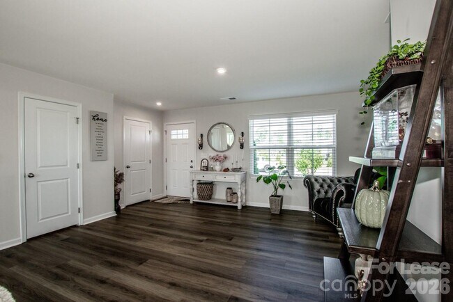 Building Photo - 177 Crownpiece St