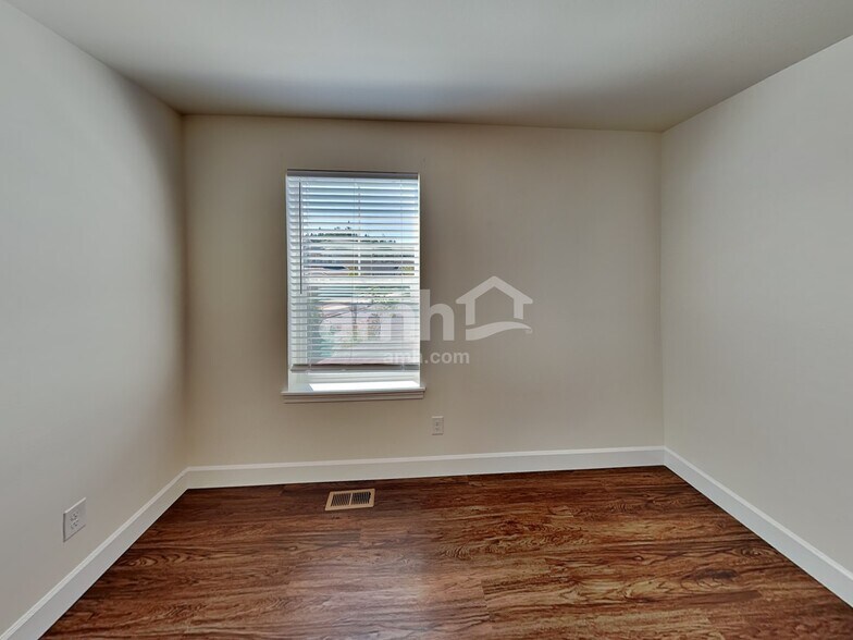 Building Photo - 2111 104th Dr SE